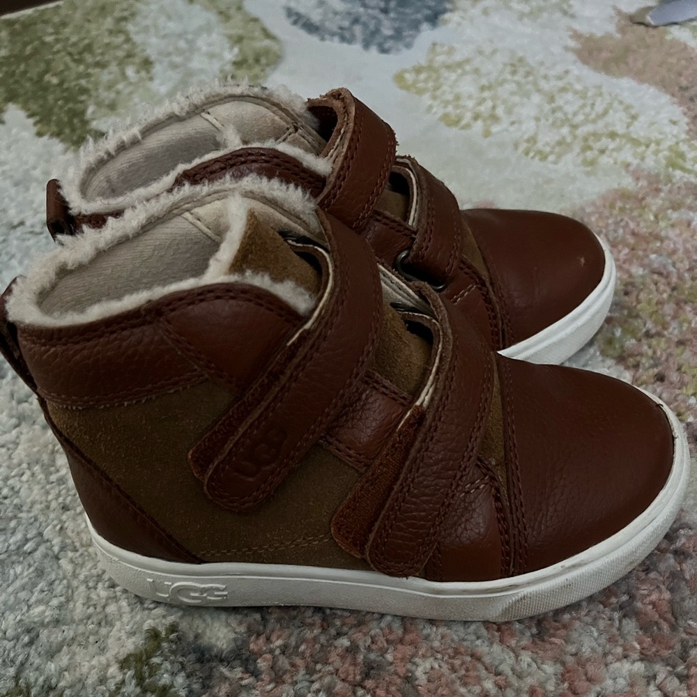 Ugg Boots Toddler sized 9